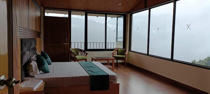 Starry Sky Hotel Joshimath Exterior photo