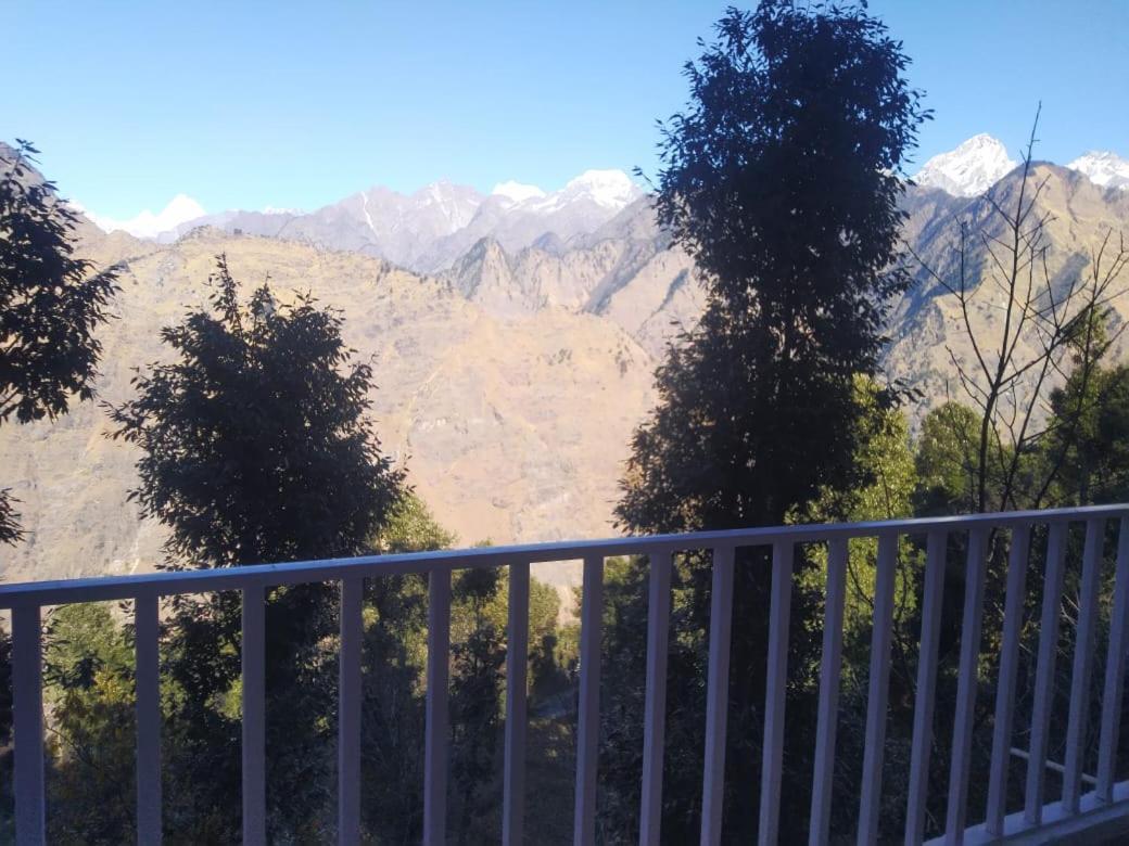 Starry Sky Hotel Joshimath Exterior photo